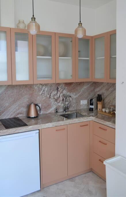 Luxury Apartment With A Balcony And View In Riga Old Town Exteriör bild