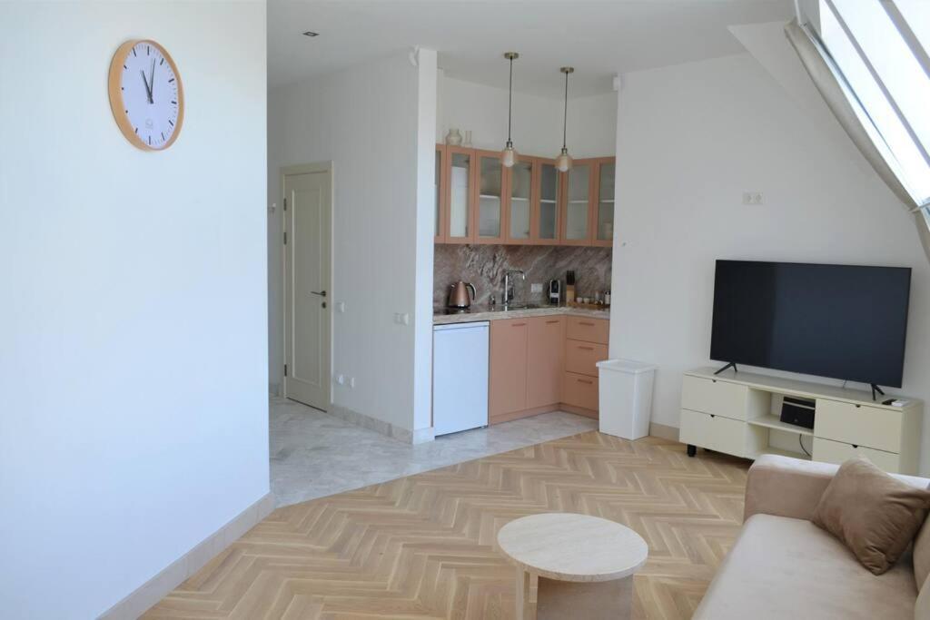 Luxury Apartment With A Balcony And View In Riga Old Town Exteriör bild