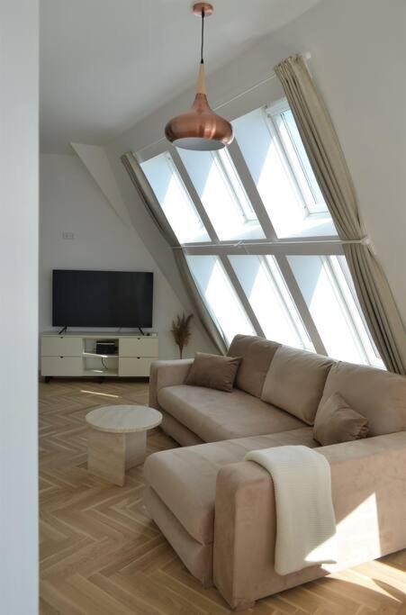 Luxury Apartment With A Balcony And View In Riga Old Town Exteriör bild