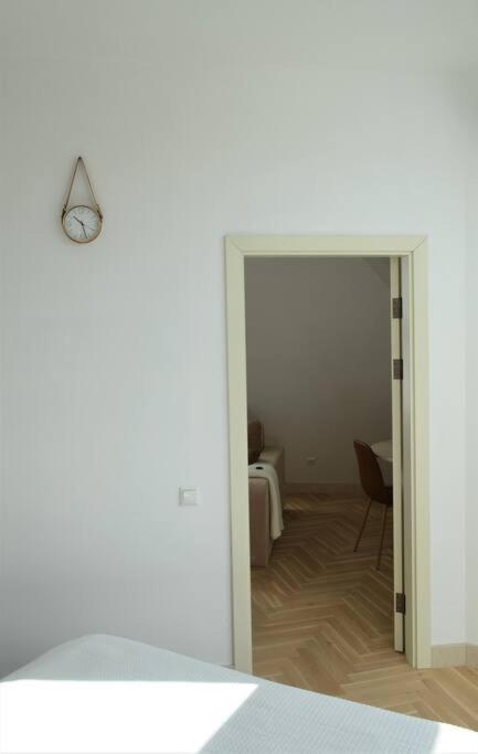 Luxury Apartment With A Balcony And View In Riga Old Town Exteriör bild
