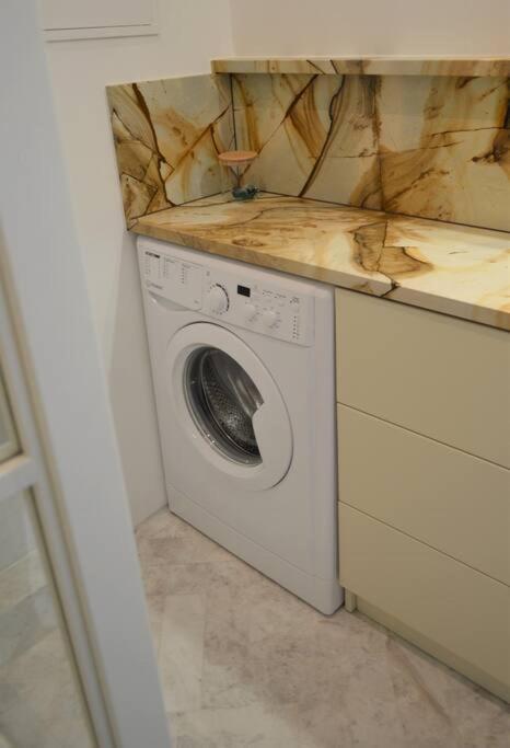 Luxury Apartment With A Balcony And View In Riga Old Town Exteriör bild