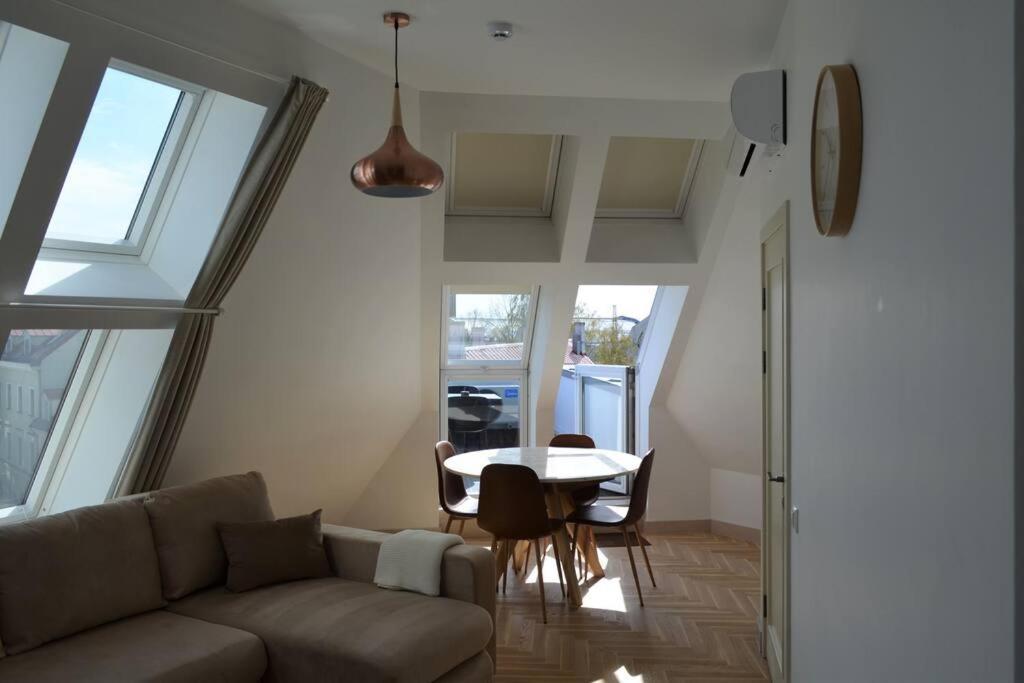 Luxury Apartment With A Balcony And View In Riga Old Town Exteriör bild
