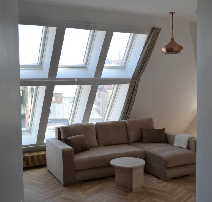 Luxury Apartment With A Balcony And View In Riga Old Town Exteriör bild